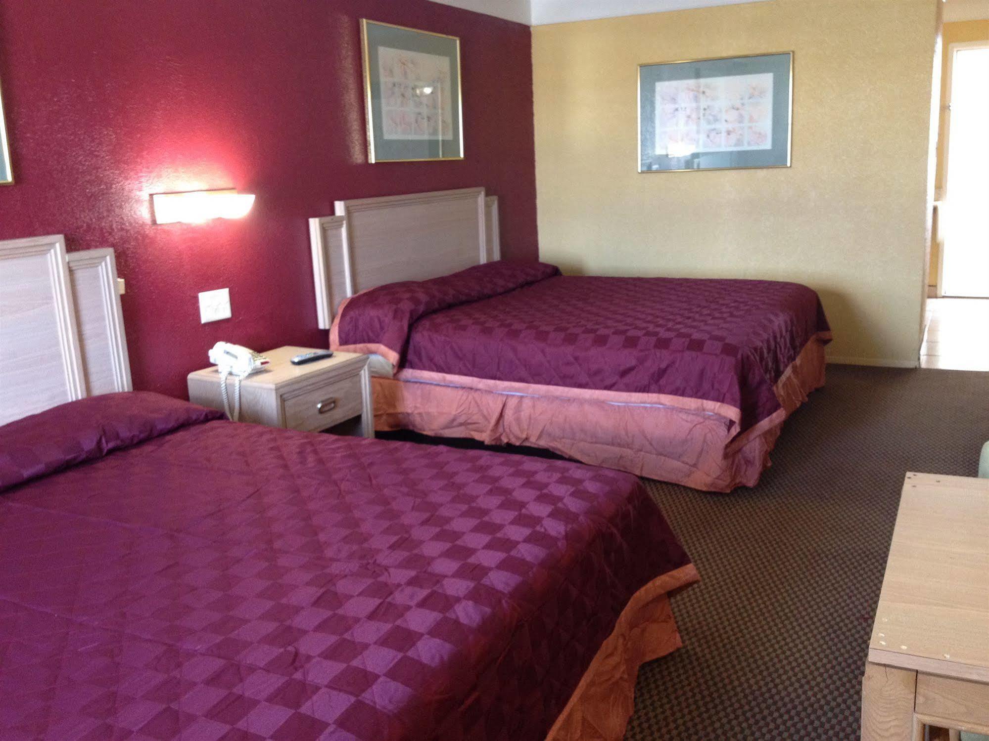 Economy Inn & Suites Denton Kültér fotó