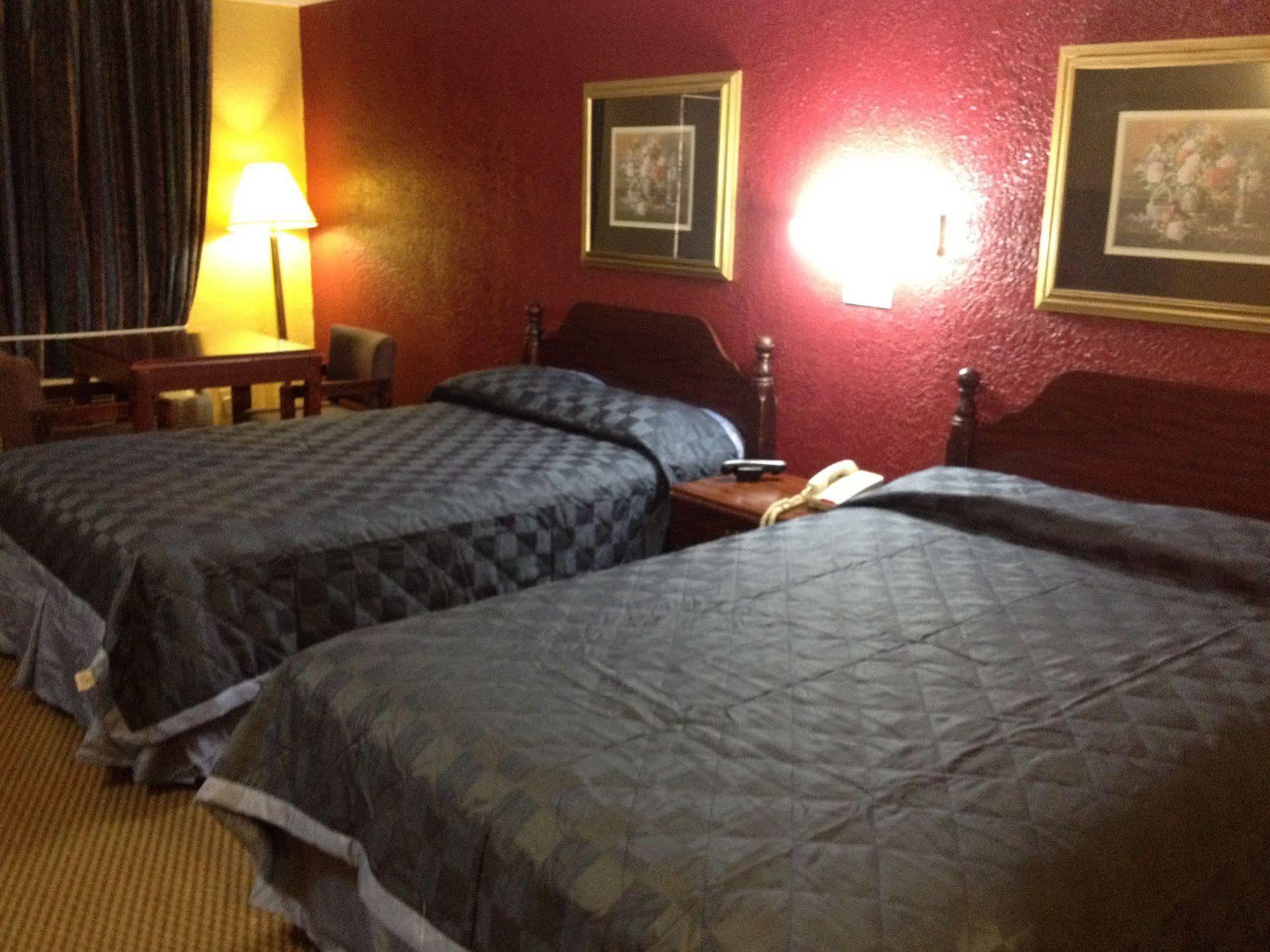 Economy Inn & Suites Denton Kültér fotó