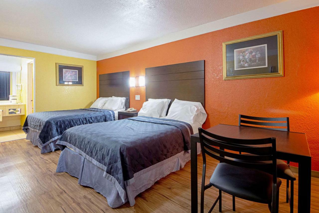 Economy Inn & Suites Denton Kültér fotó