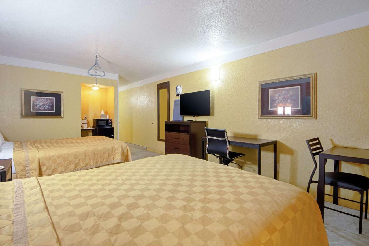 Economy Inn & Suites Denton Kültér fotó