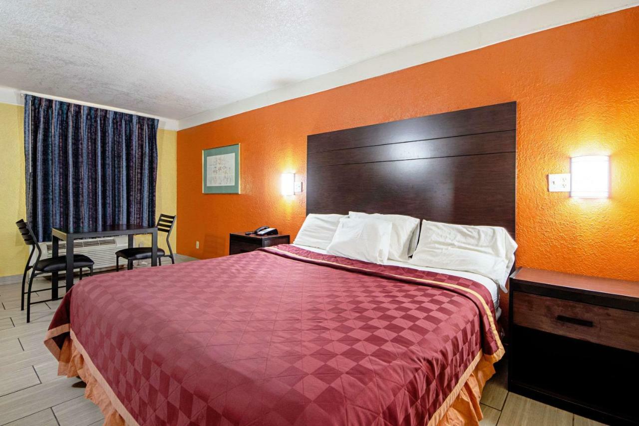 Economy Inn & Suites Denton Kültér fotó