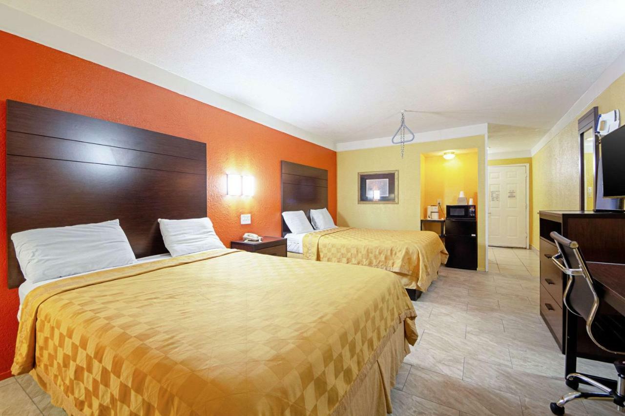 Economy Inn & Suites Denton Kültér fotó