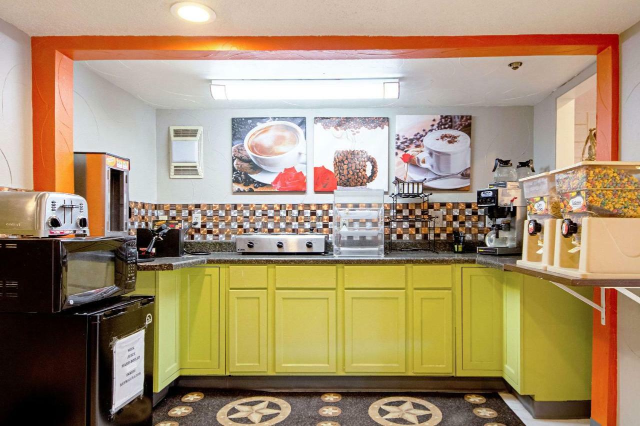Economy Inn & Suites Denton Kültér fotó