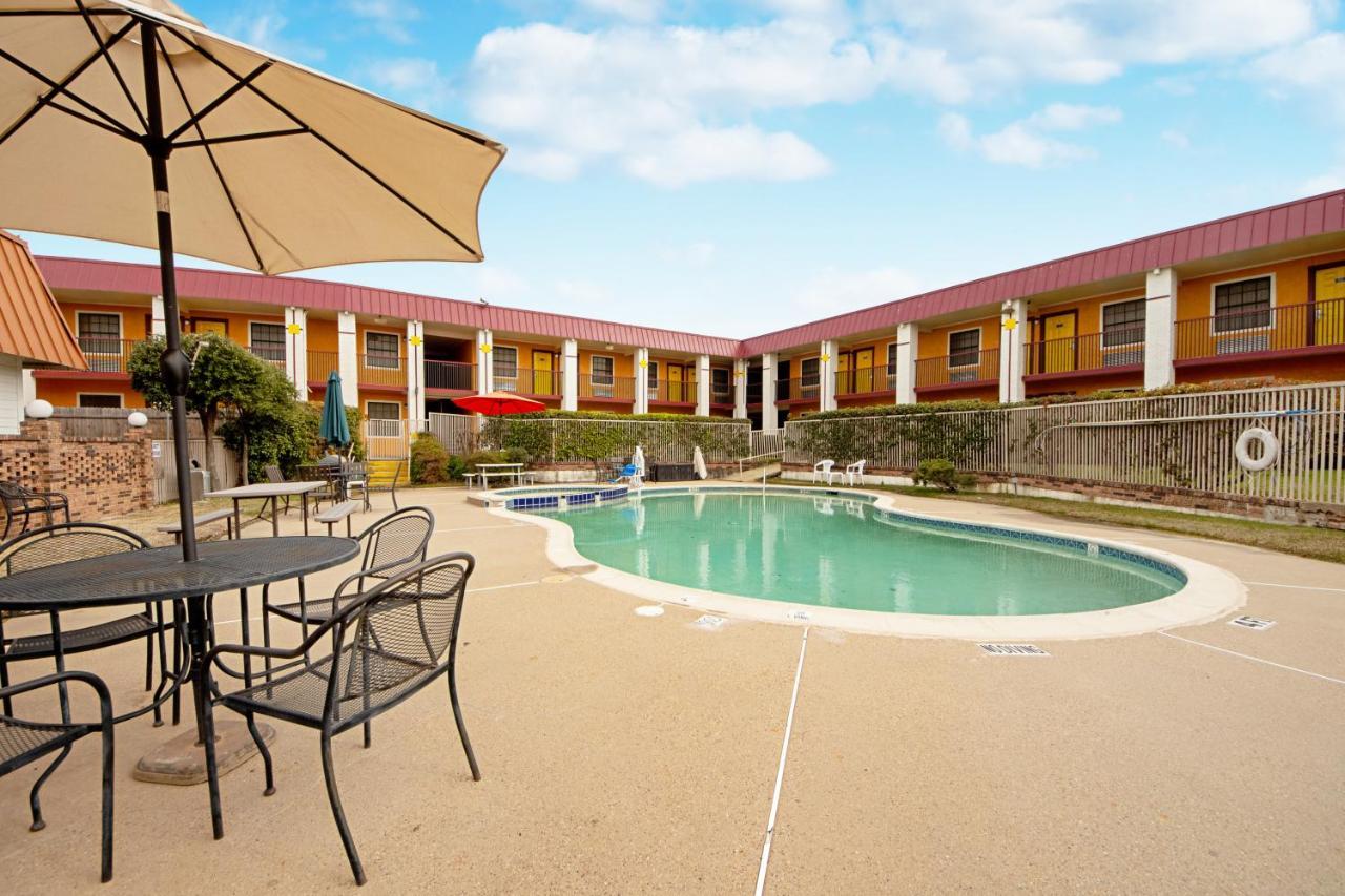Economy Inn & Suites Denton Kültér fotó